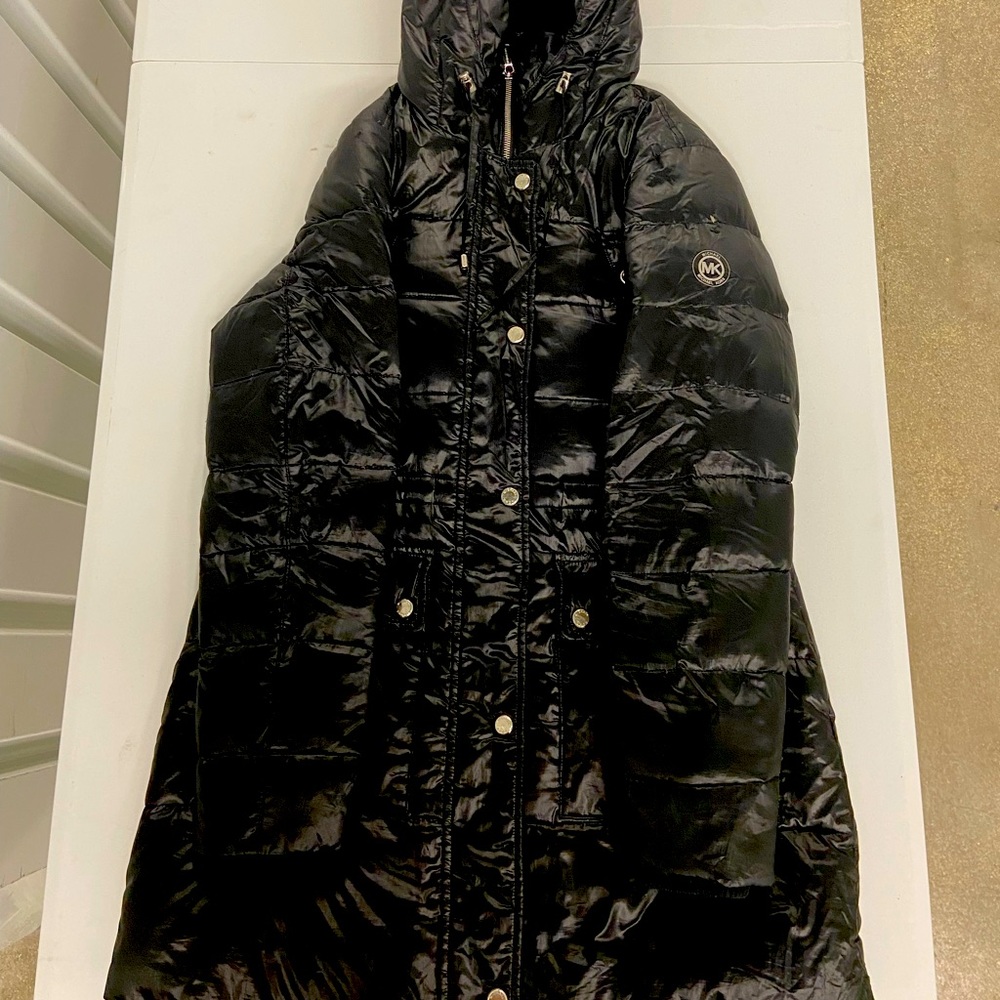 Michael Kors Black Hooded PufferJacket lightweight. Smoke free home